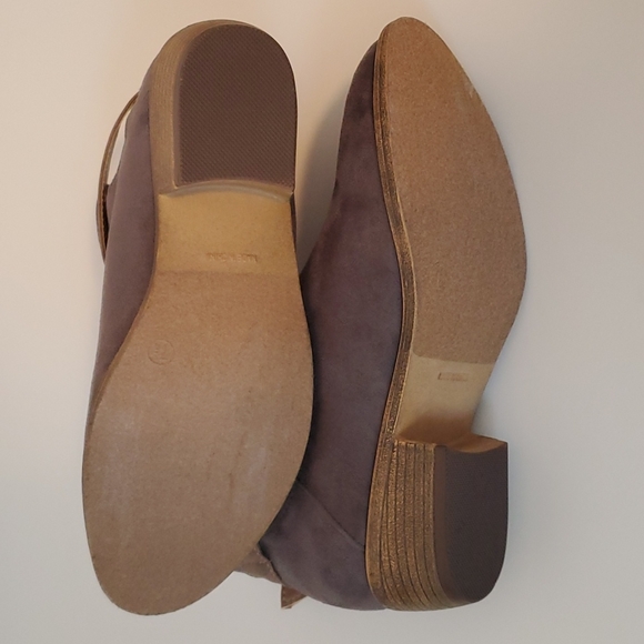 JOURNEE Mavrik Microsuede Cutout Bootie Grey/Tan NIB - Picture 9 of 9